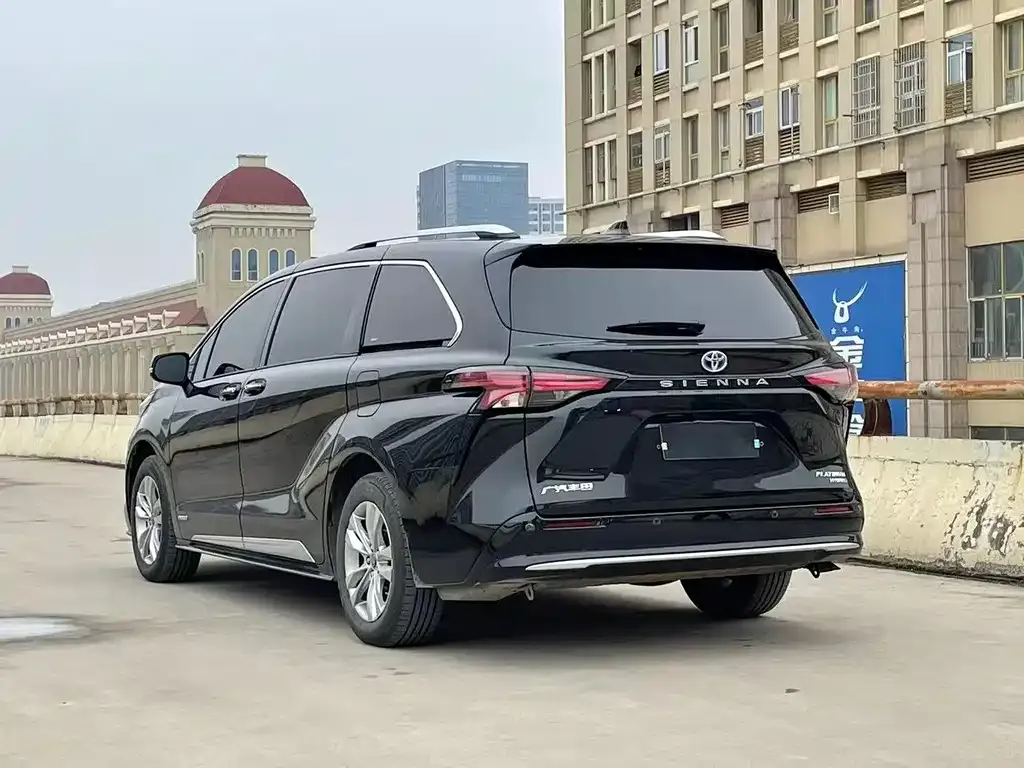 Toyota Sienna 2022 из CN, фото 3