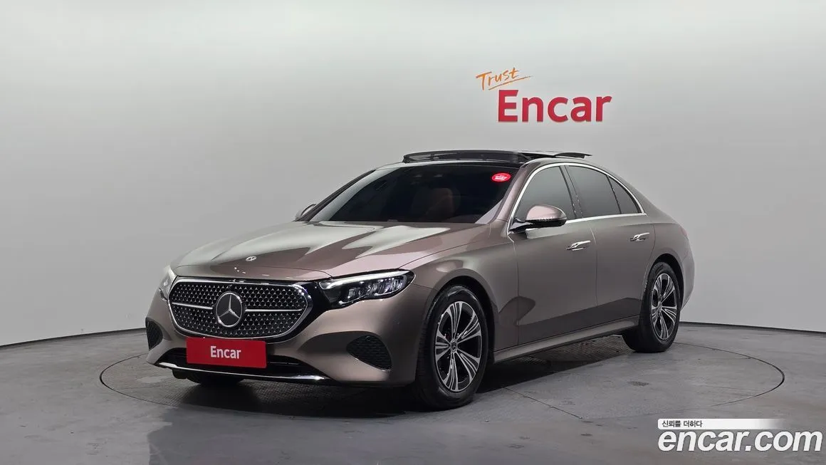 Mercedes-Benz E-Class — фото 1