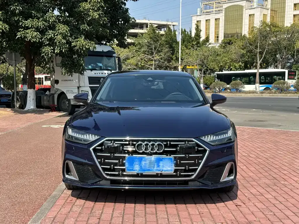 Audi A7L — фото 7