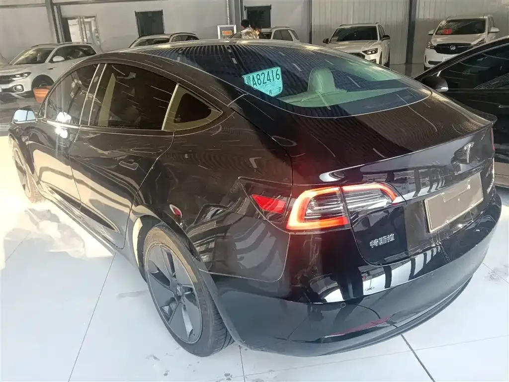 Tesla Model 3 — фото 4