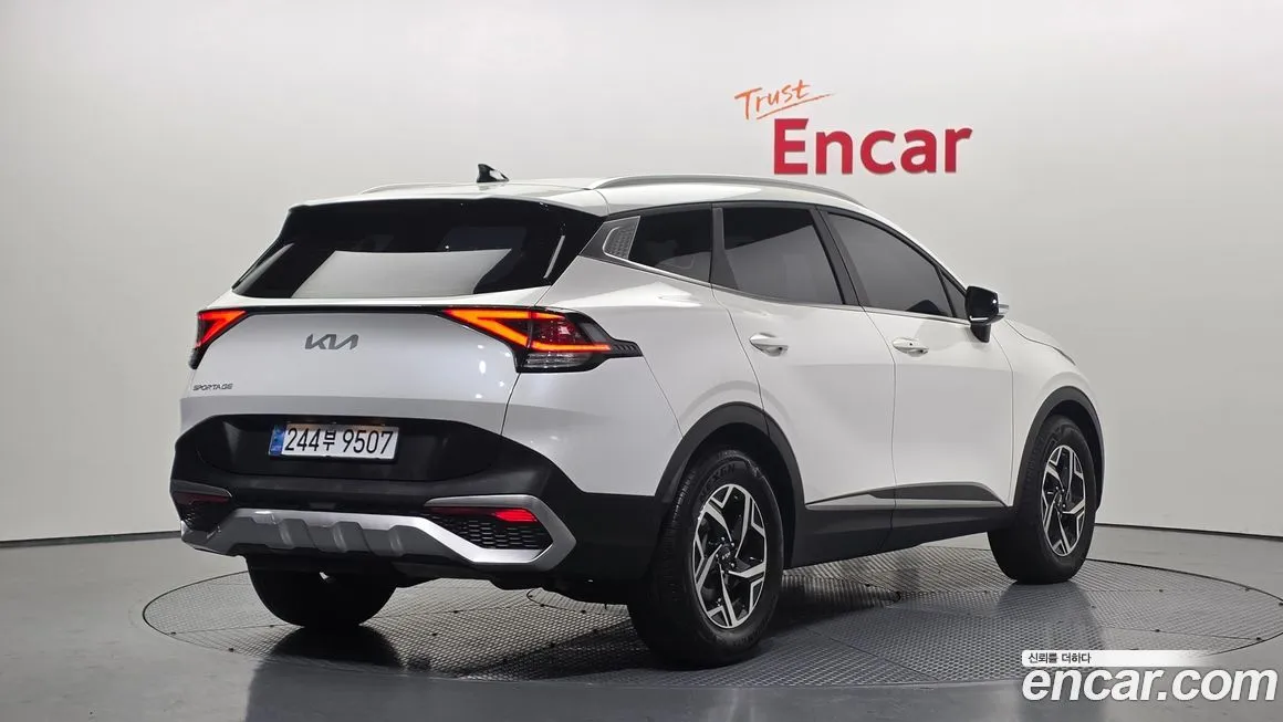 Kia Sportage — фото 8