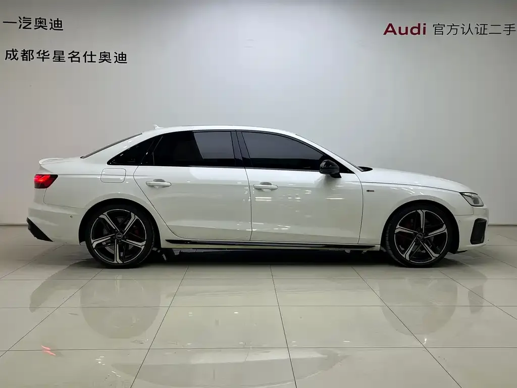 Audi A4L 2022 из CN, фото 3