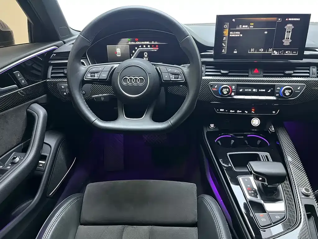 Audi A4L 2022 из CN, фото 4