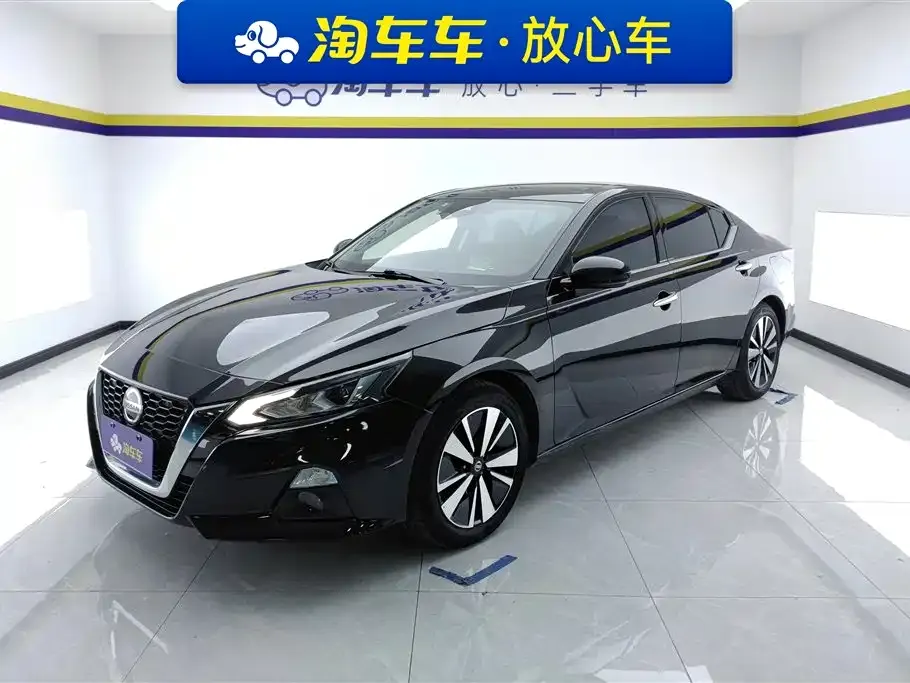Nissan Teana — фото 1