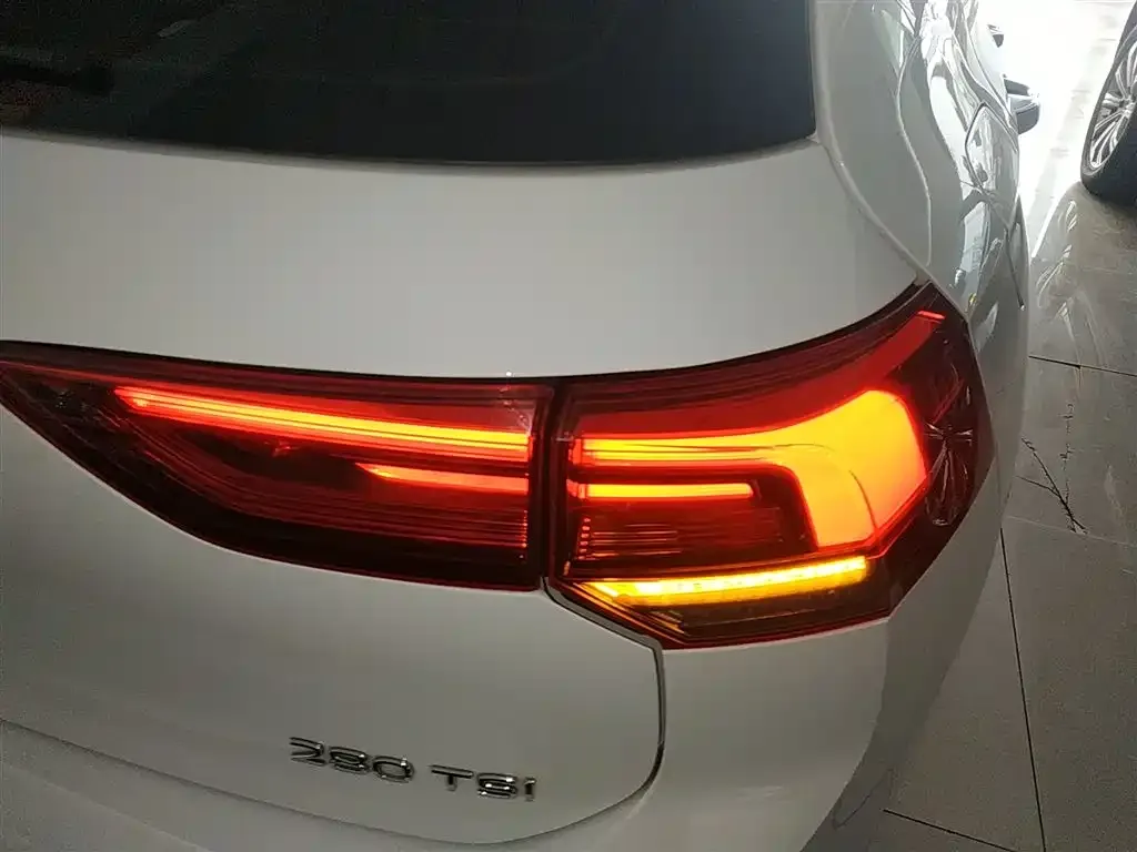 Volkswagen Golf 2022 из CN, фото 8