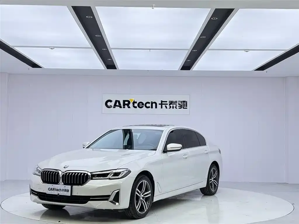 BMW 5 Series — фото 1