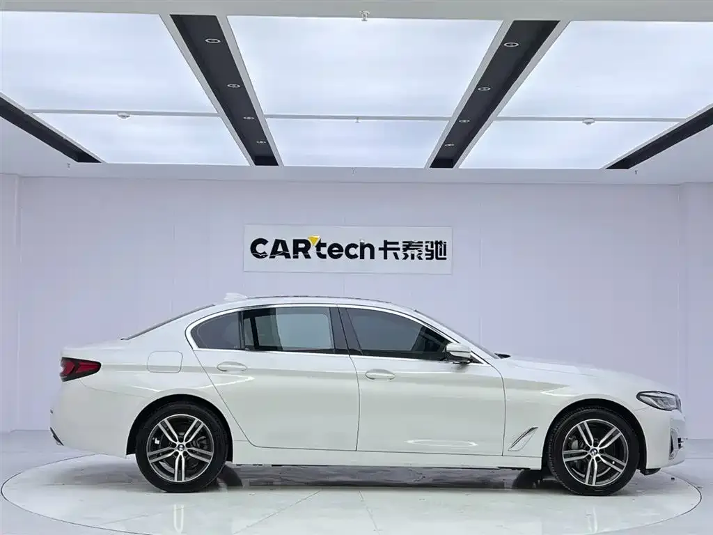 BMW 5 Series — фото 4
