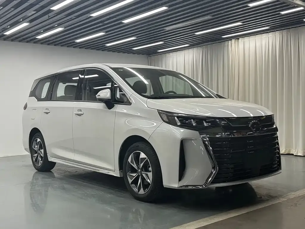 GAC Motor Trumpchi M6 — фото 9