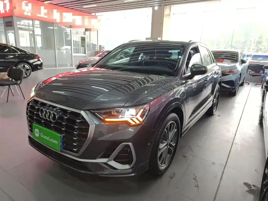 Audi Q3 — фото 1