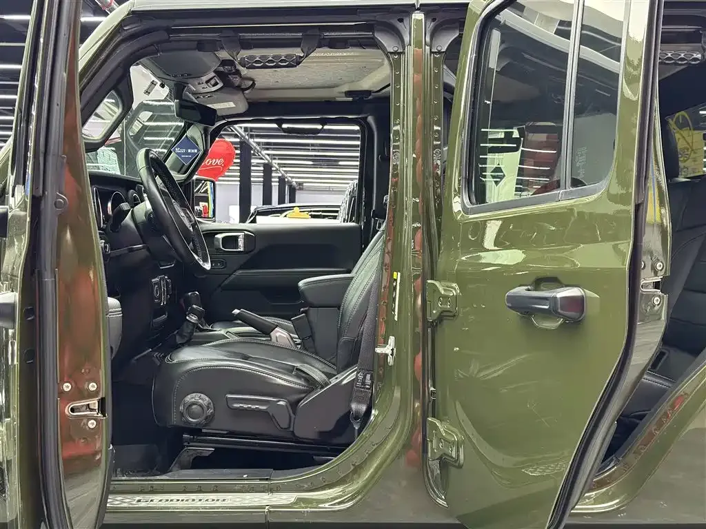 Jeep Gladiator 2022 из CN, фото 10