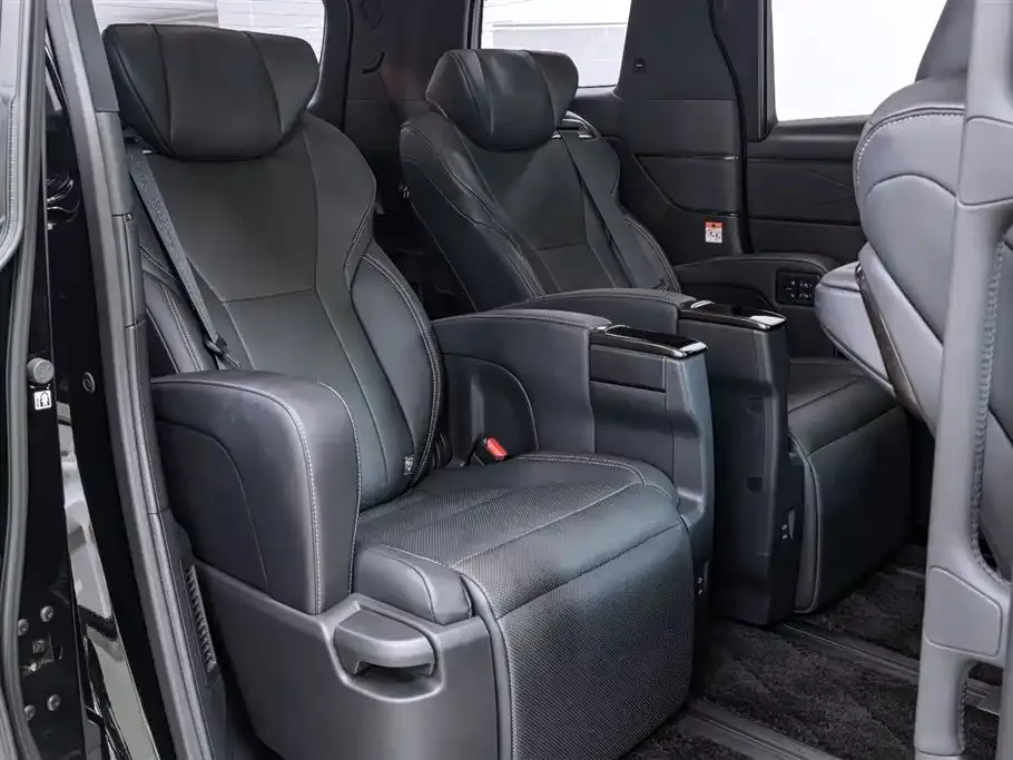 Toyota Alphard — фото 6