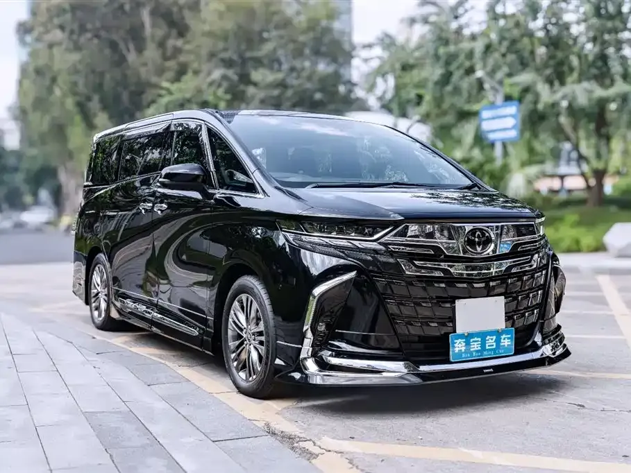 Toyota Alphard — фото 8