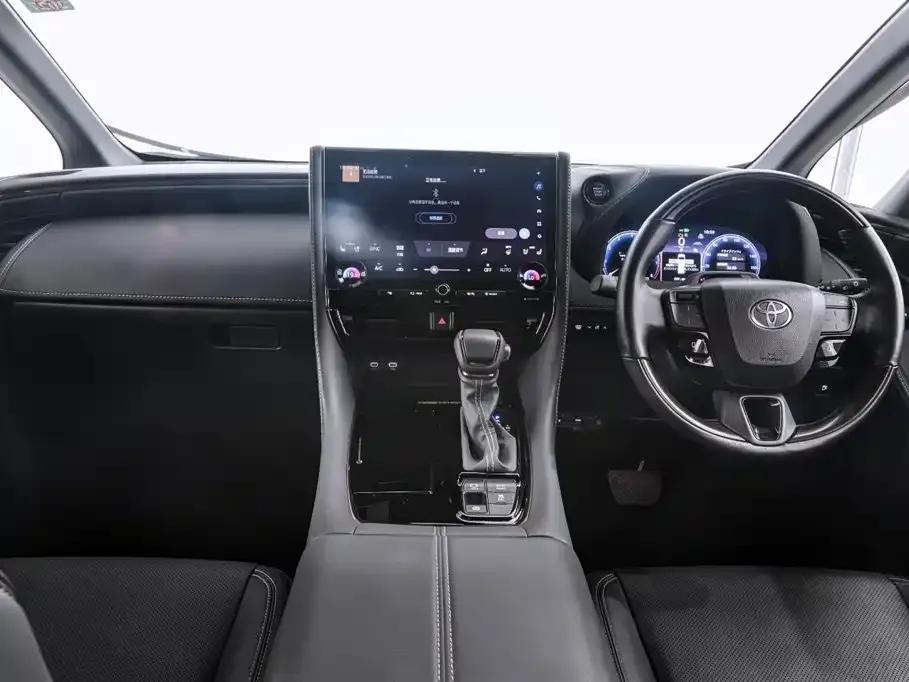 Toyota Alphard — фото 5