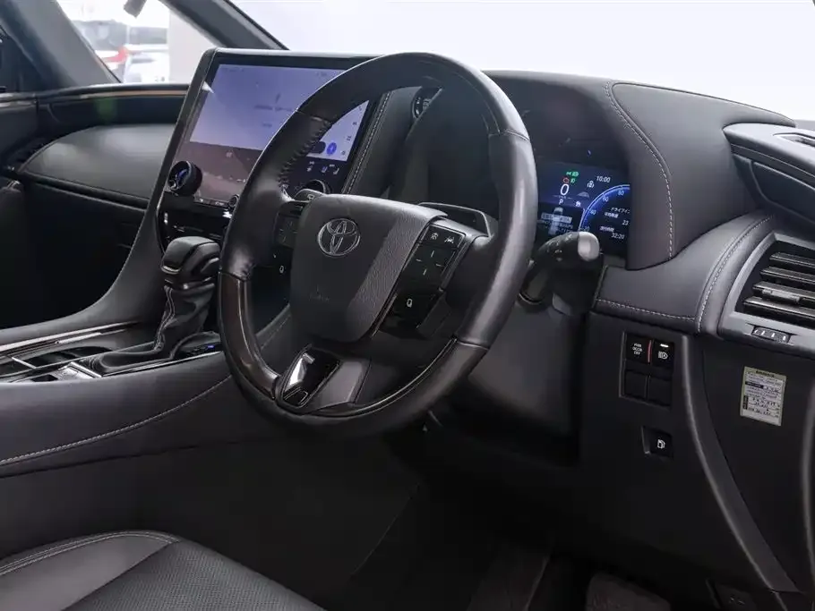 Toyota Alphard — фото 4