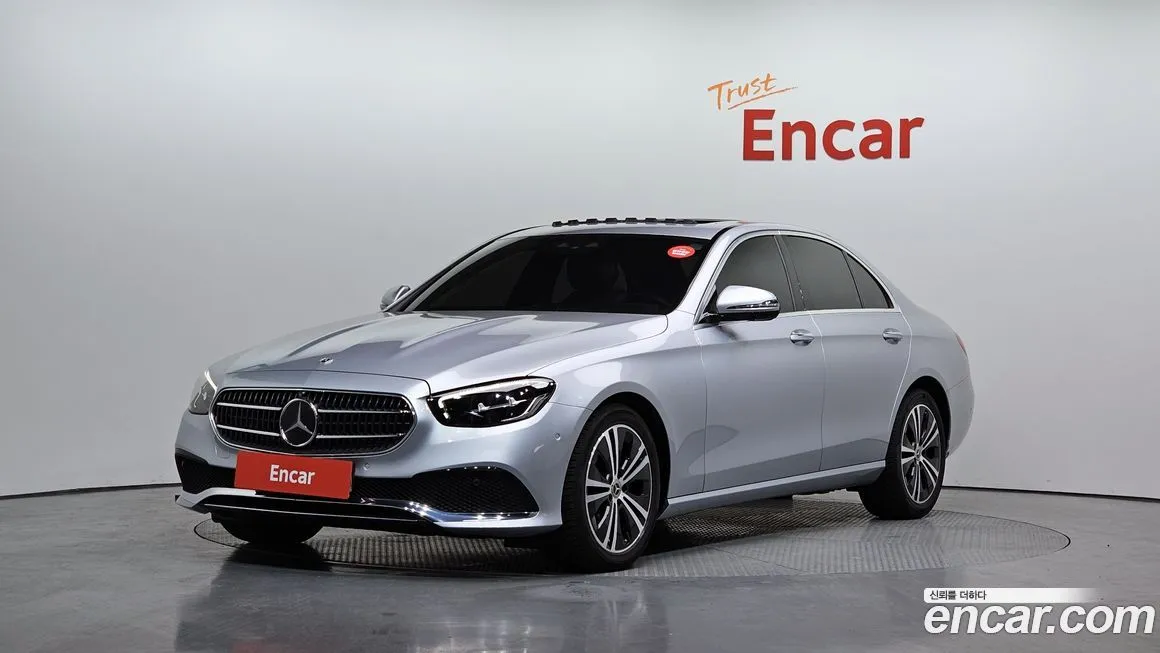 Mercedes-Benz E-Class — фото 1