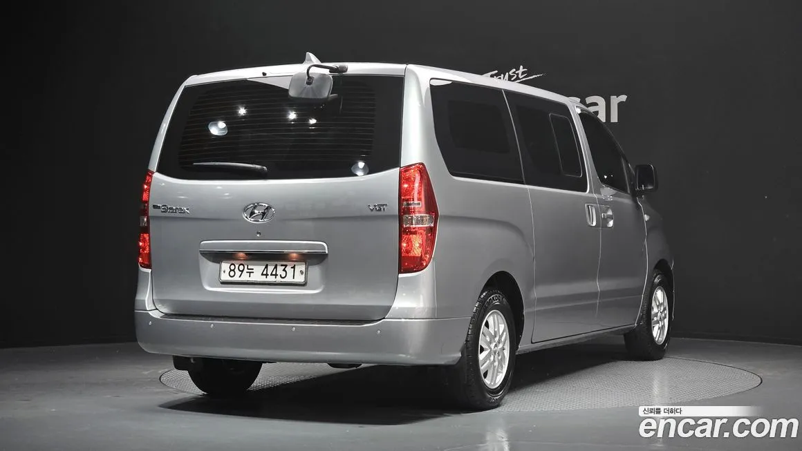 Hyundai Starex — фото 3