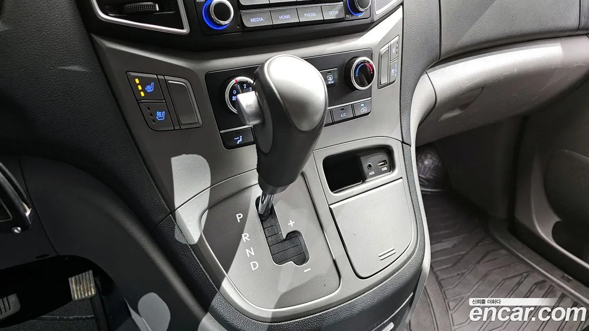 Hyundai Starex — фото 10
