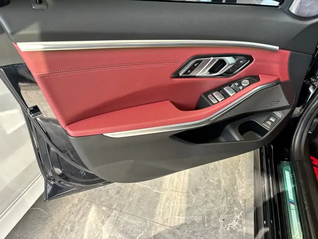 BMW 3 Series 2023 из CN, фото 4