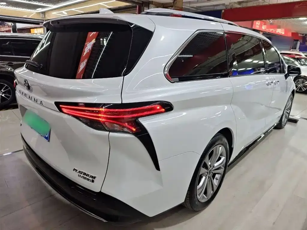 Toyota Sienna 2023 из CN, фото 10