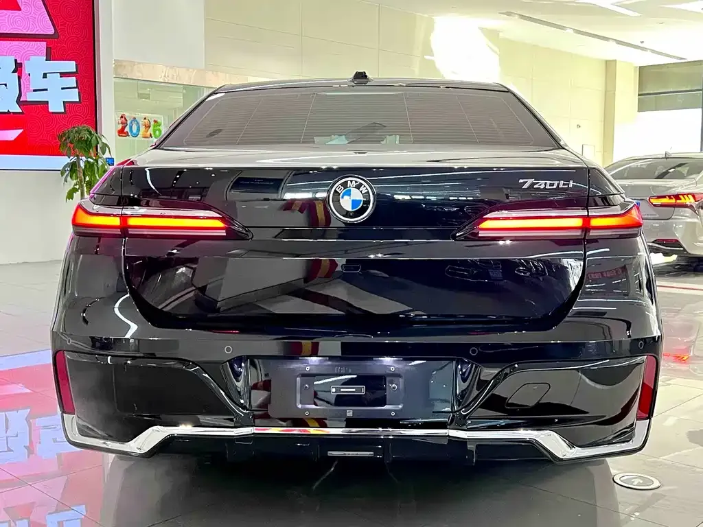 BMW 7 Series — фото 4
