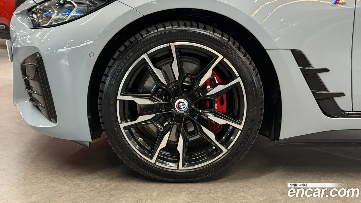 BMW i4 — фото 5