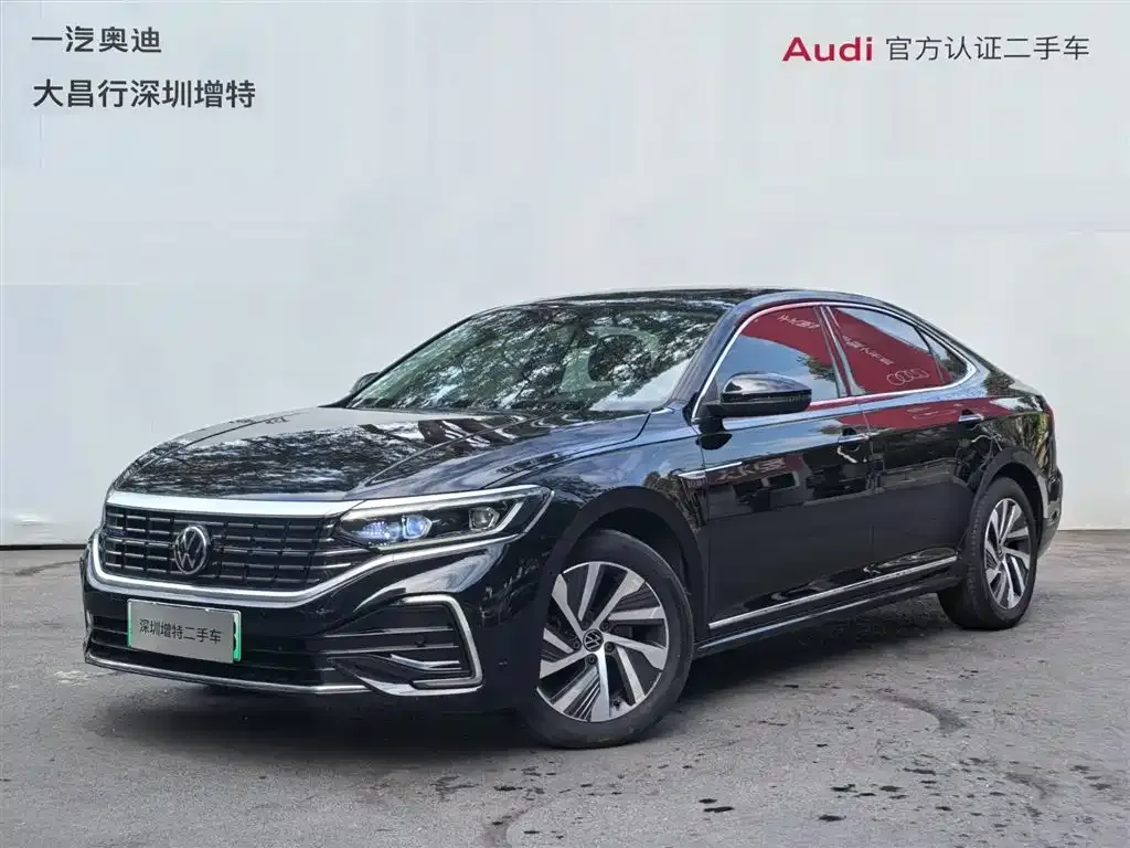 Volkswagen Passat New Energy — фото 1
