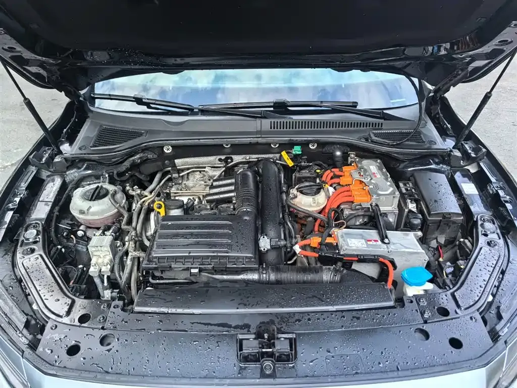 Volkswagen Passat New Energy — фото 7