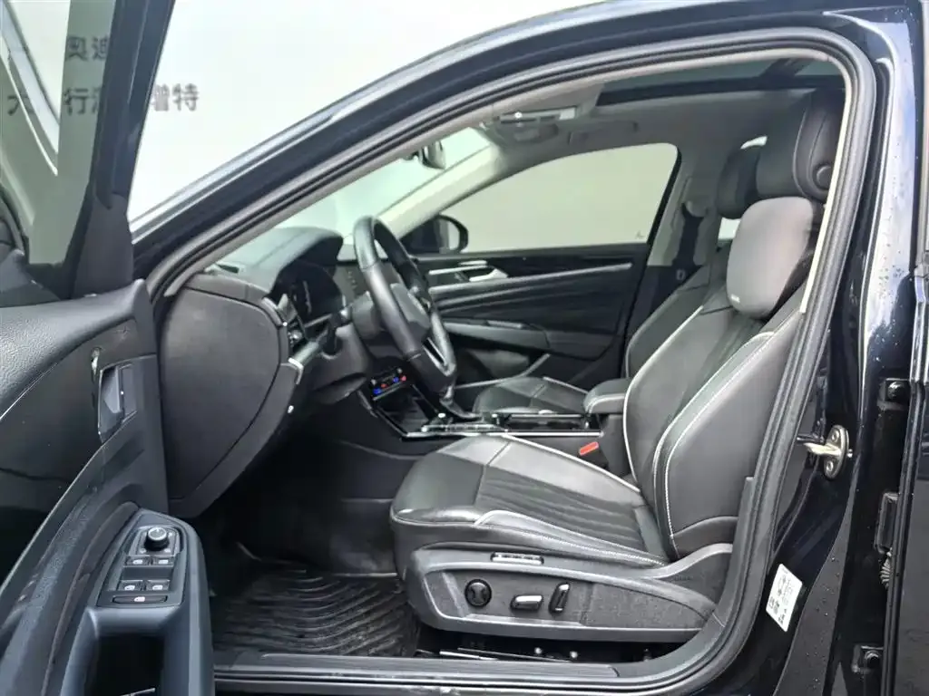 Volkswagen Passat New Energy — фото 5