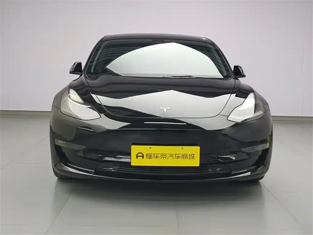 Tesla Model 3 — фото 9
