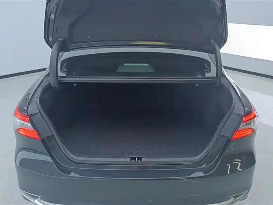 Toyota Camry 2023 из CN, фото 3