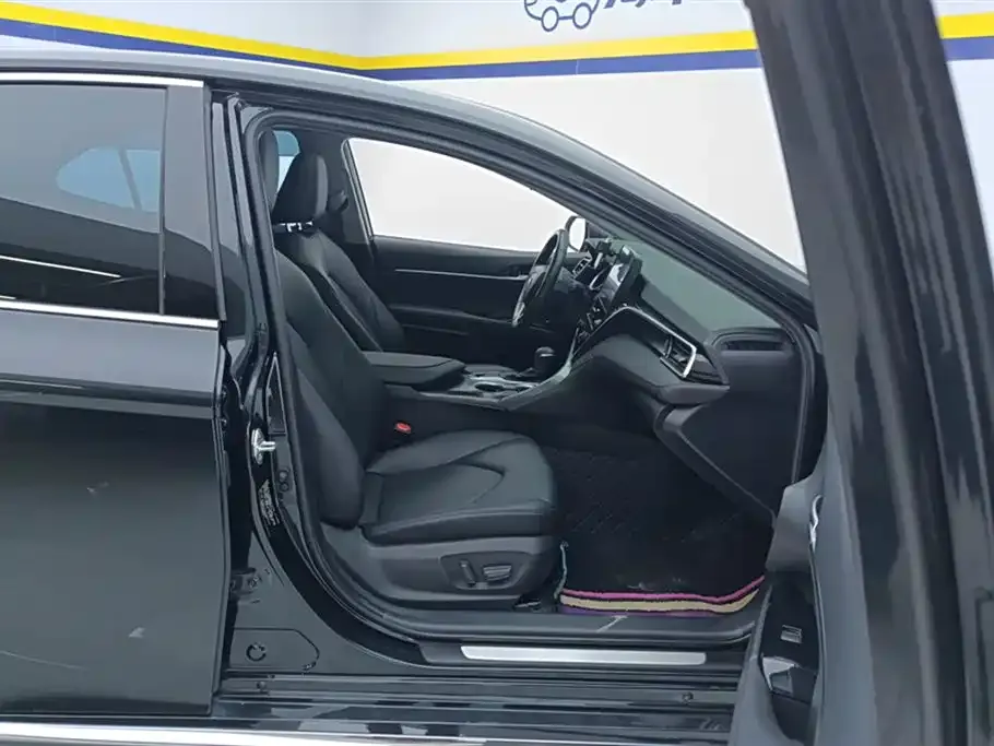 Toyota Camry 2023 из CN, фото 5