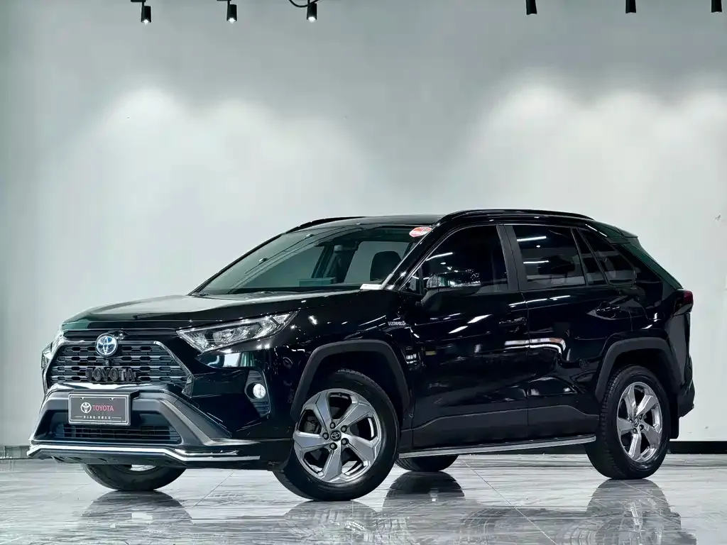 Toyota RAV4 2023 из CN, фото 1