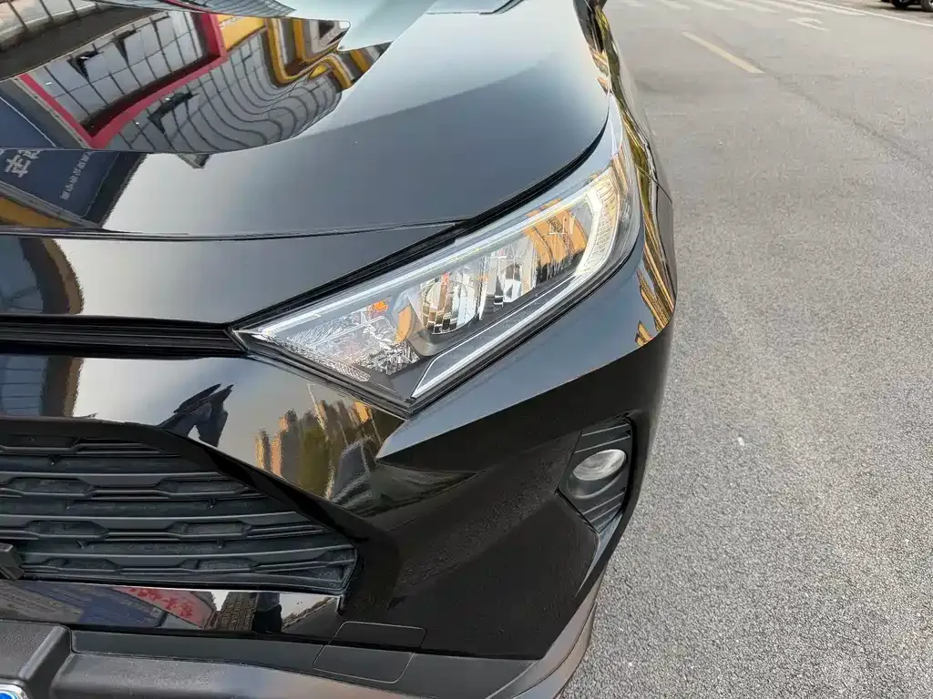 Toyota RAV4 2023 из CN, фото 6