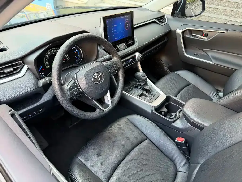 Toyota RAV4 2023 из CN, фото 9