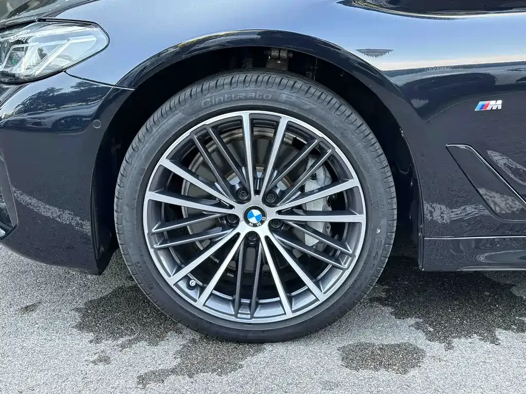 BMW 5 Series — фото 10