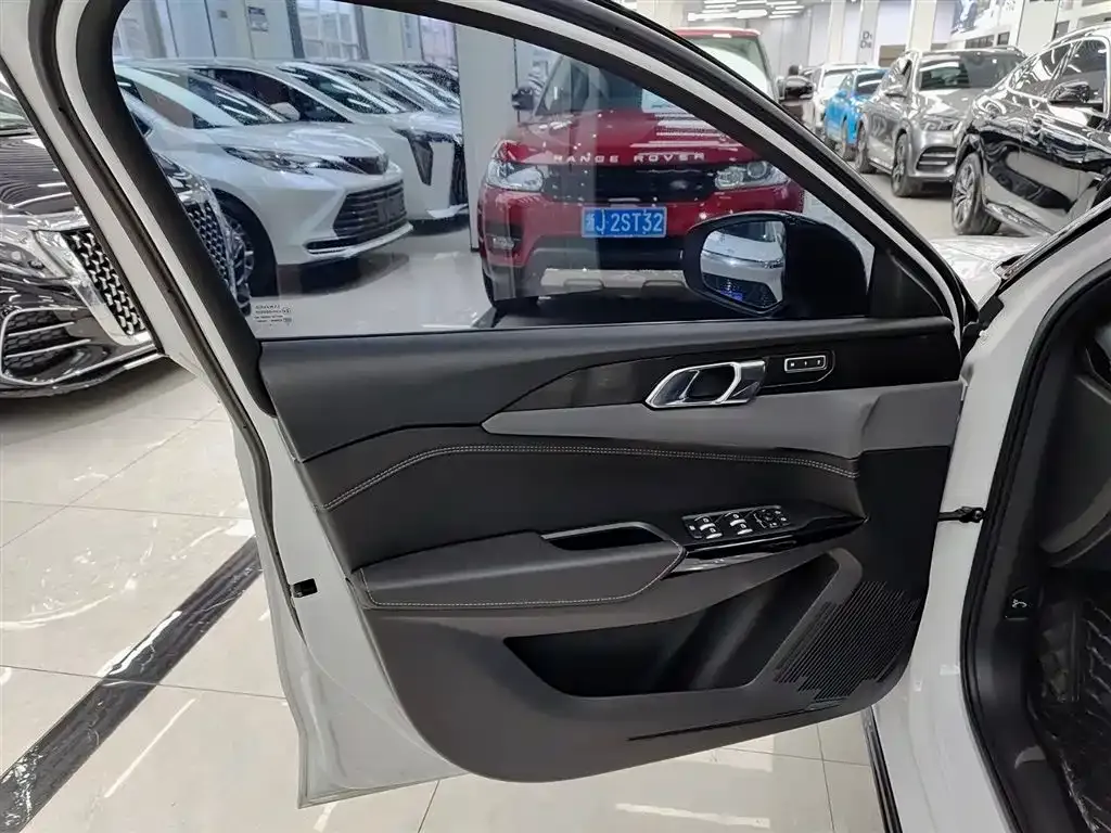 Lynk & Co 02 2021 из CN, фото 3