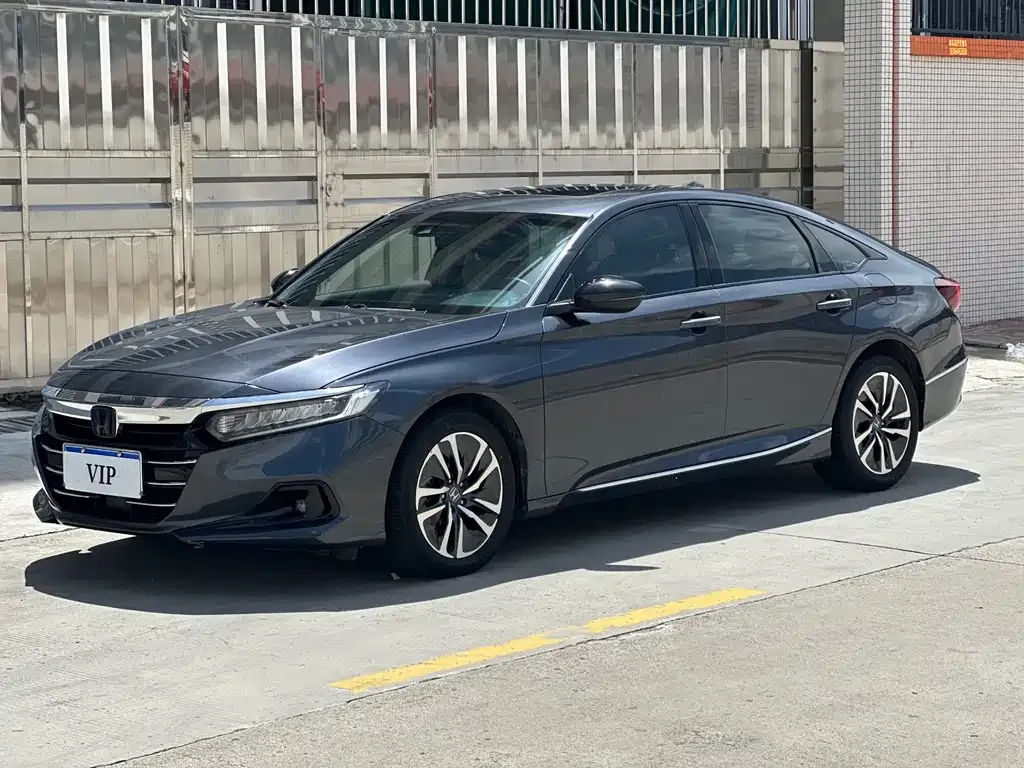 Honda Accord — фото 1