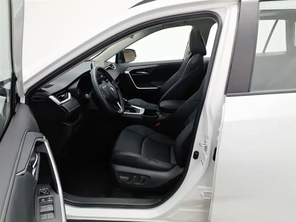 Toyota Wildlander 2022 из CN, фото 3