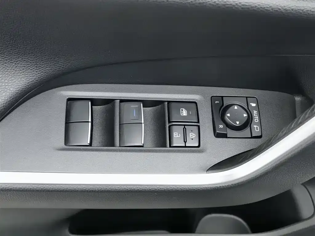 Toyota Wildlander 2022 из CN, фото 10