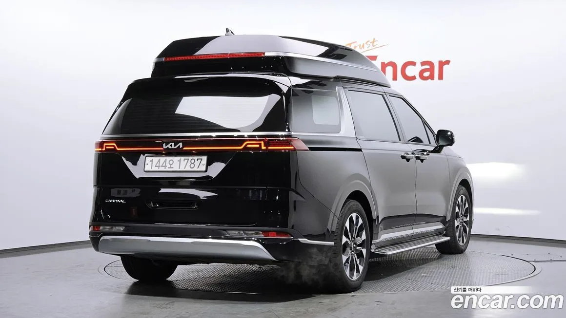 Kia Carnival — фото 10