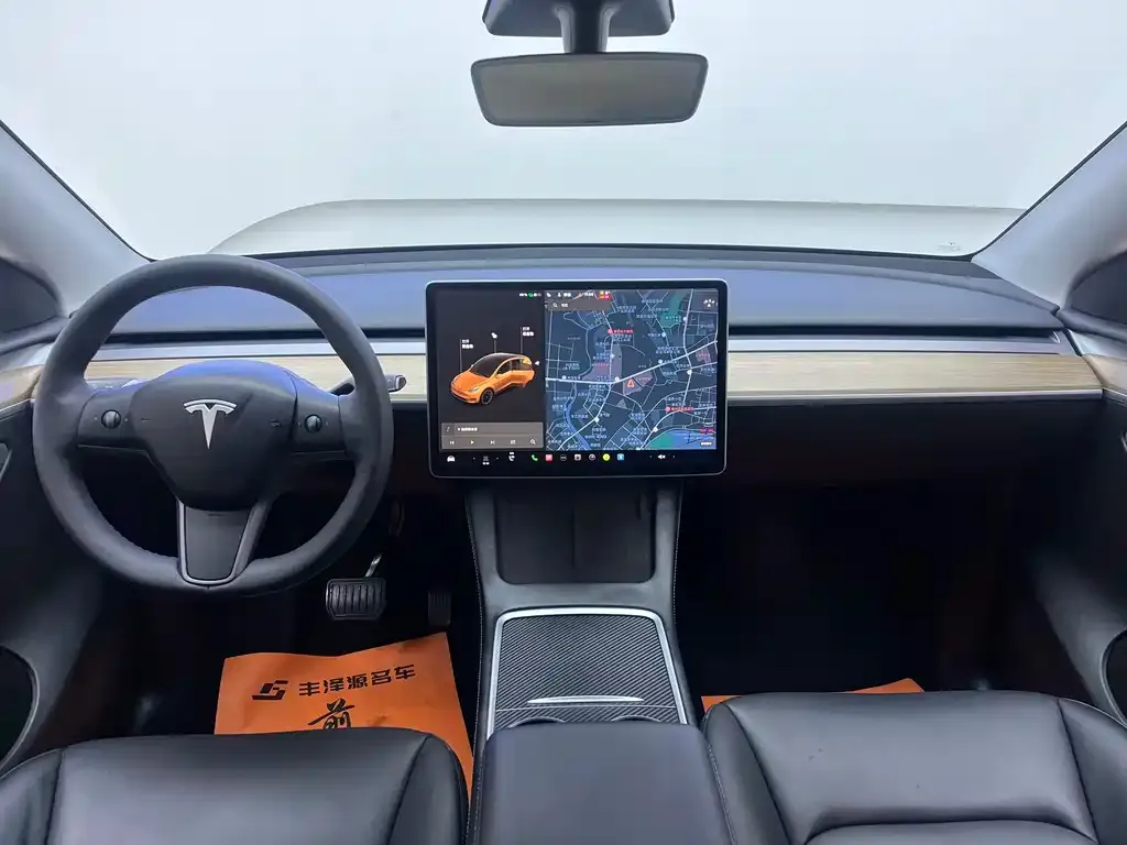 Tesla Model Y — фото 5