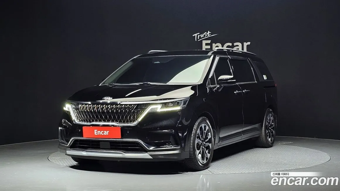 Kia Carnival — фото 1