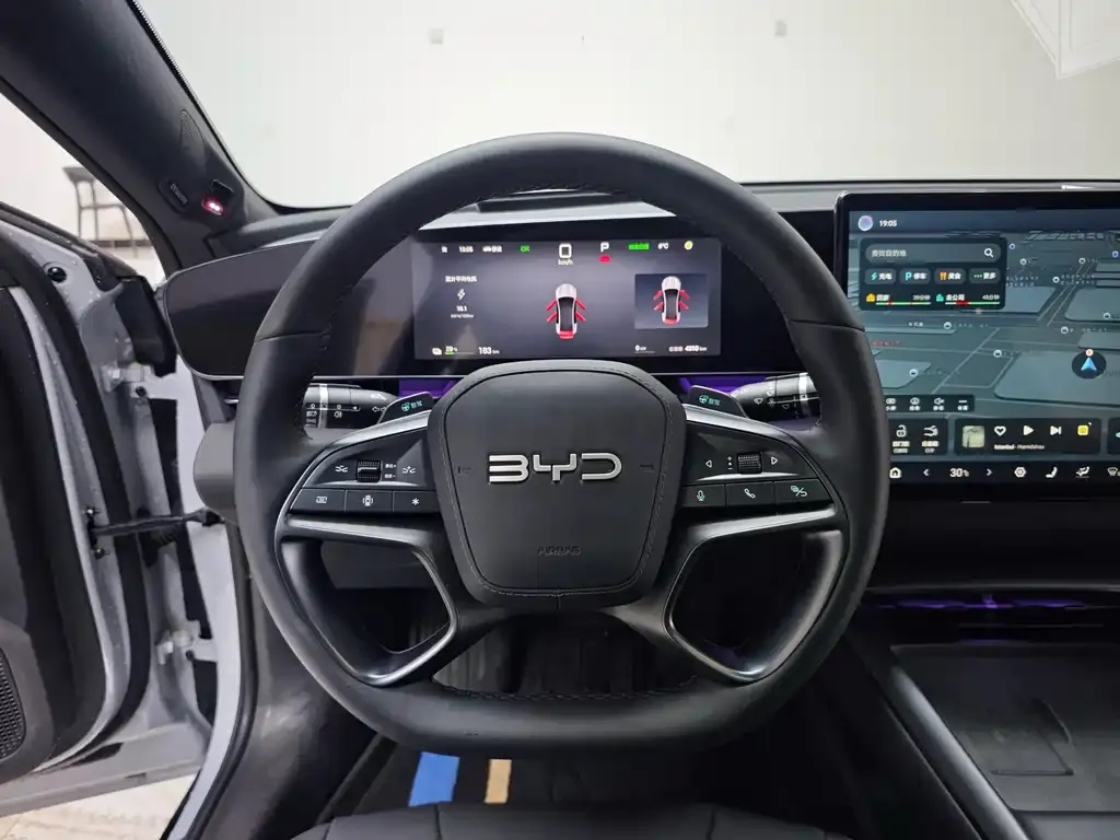 BYD Seal — фото 10