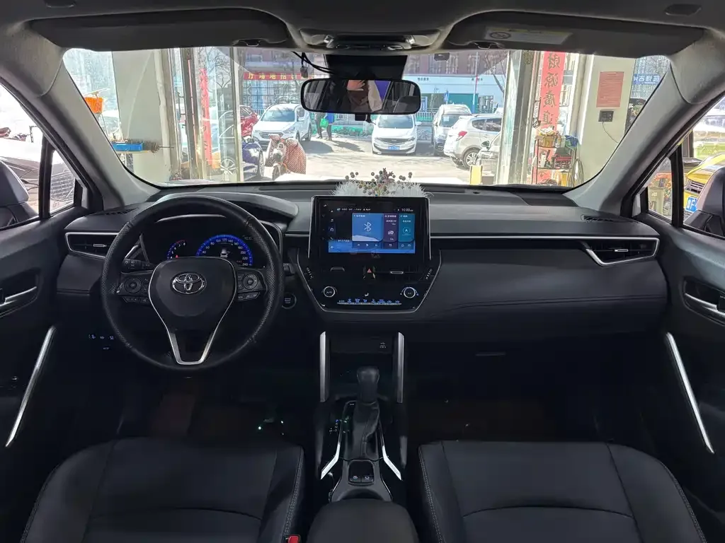 Toyota Corolla Cross — фото 4