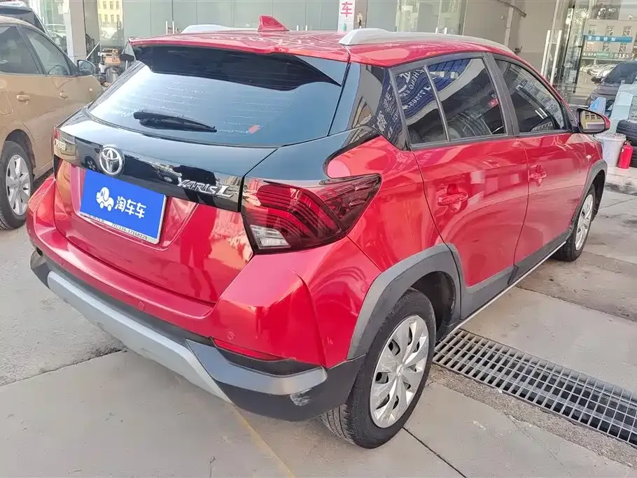 Toyota Yaris L — фото 7