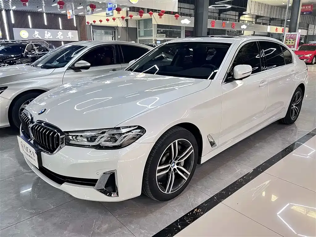 BMW 5 Series — фото 1