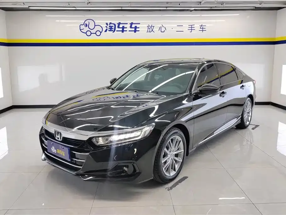 Honda Accord — фото 1