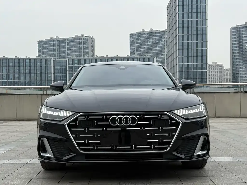 Audi A7L 2023 из CN, фото 1