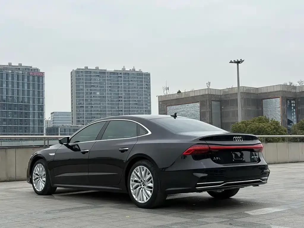 Audi A7L 2023 из CN, фото 2