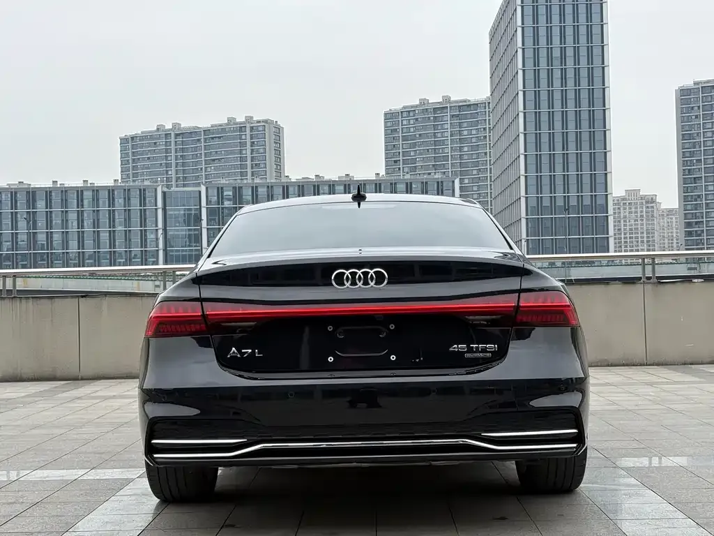 Audi A7L 2023 из CN, фото 4